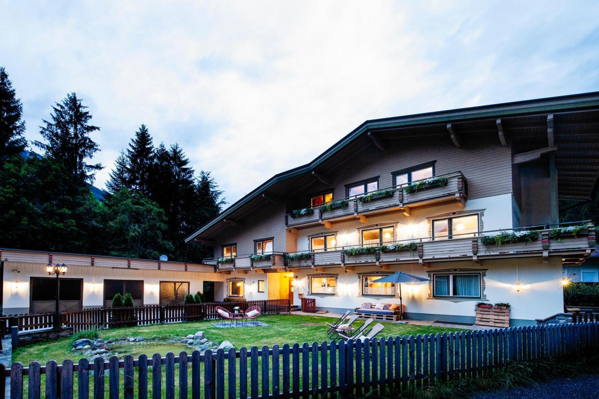 Pinetree Lodge Майерхофен Екстериор снимка