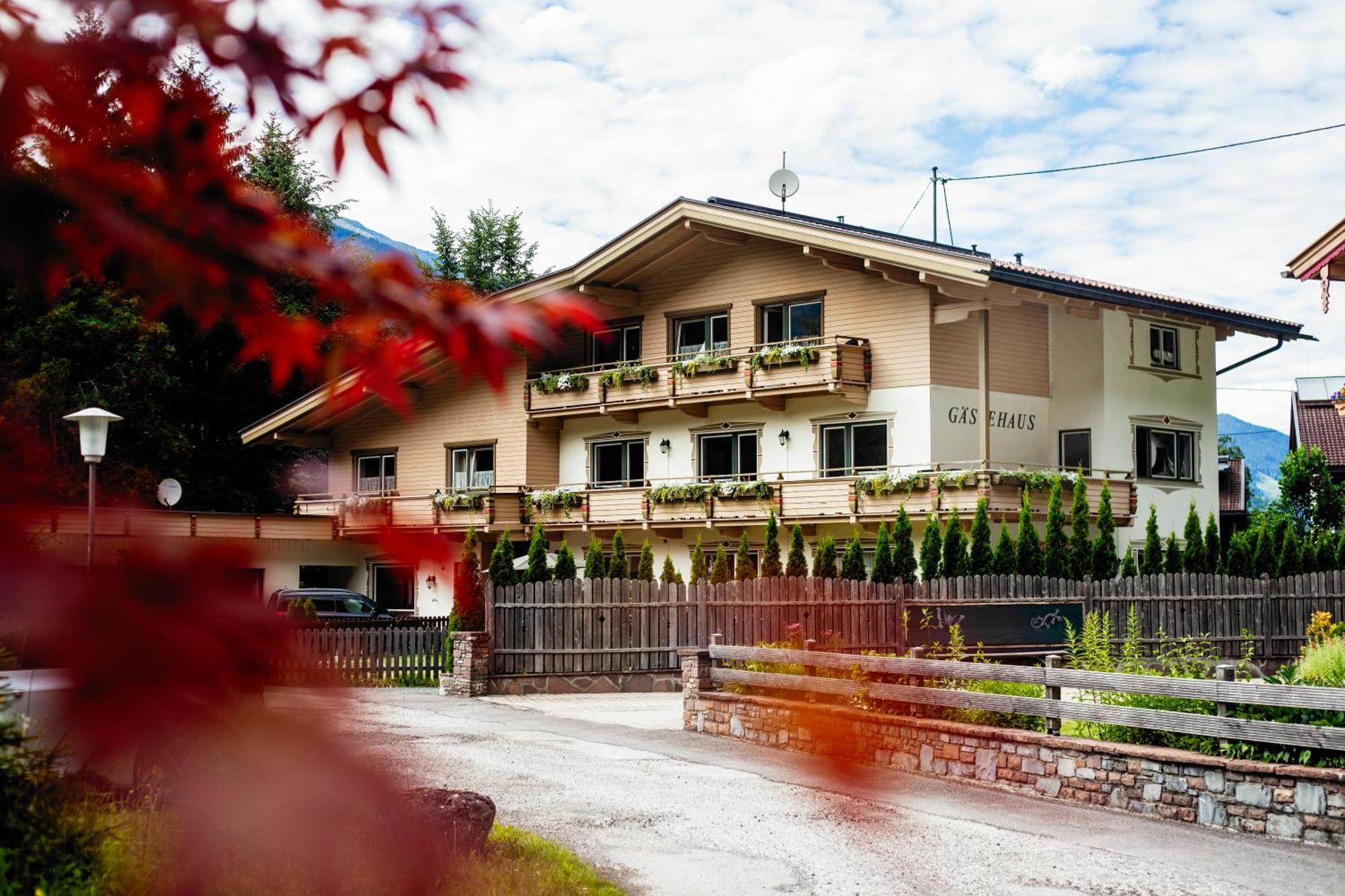 Pinetree Lodge Майерхофен Екстериор снимка